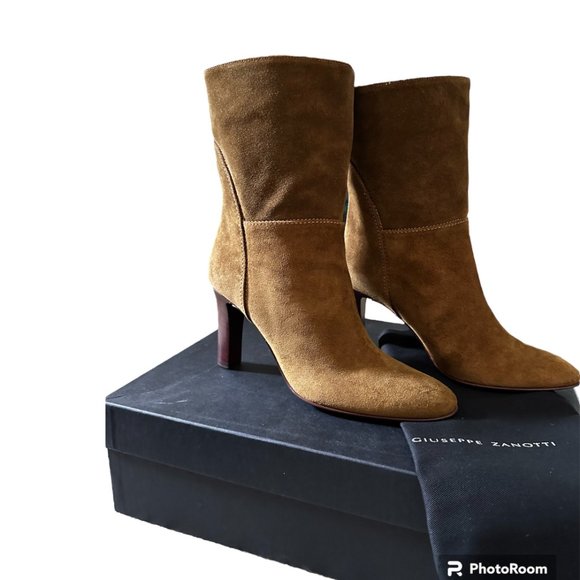 Giuseppe Zanotti Shoes - NEW Giuseppe Zanotti Kubrick Suede Ankle Boots 37.5 / 7.5